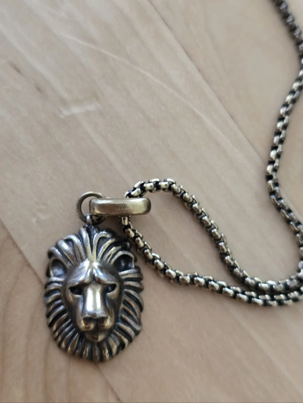 Kendra Scott LoLoStrong Lion Charm in Vintage Gold With Adjustable 29